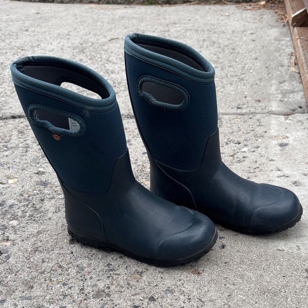 Bogs Kids Navy and Black Waterproof Boots